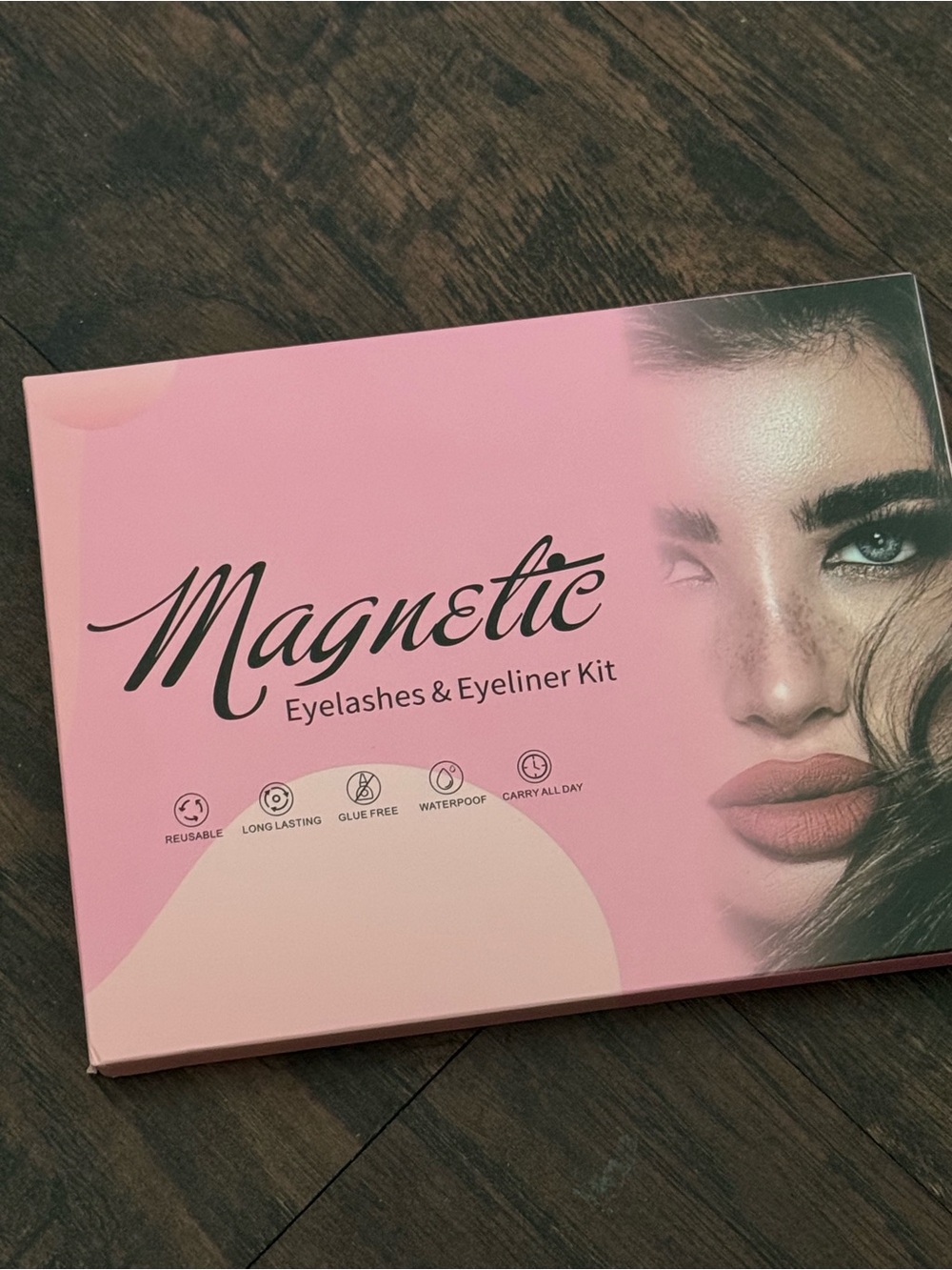 Magnetic Eyelashes & Eyeliner Kit - Pink